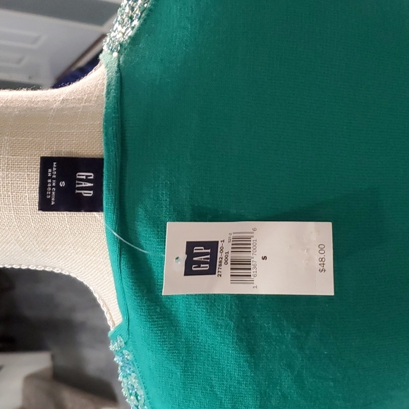 NWT GAP GORGEOUS SWEATER - Picture 3 of 5